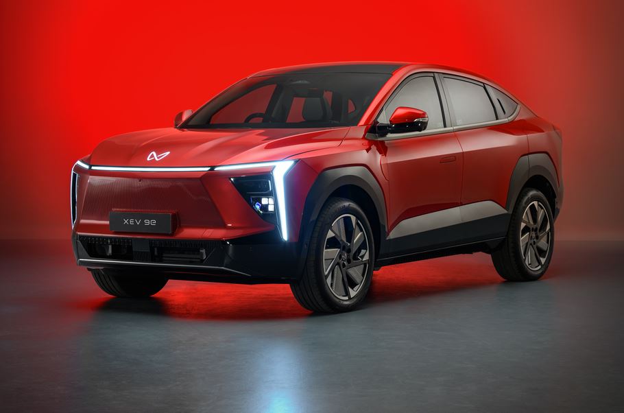 Mahindra XEV 7e Electric SUV