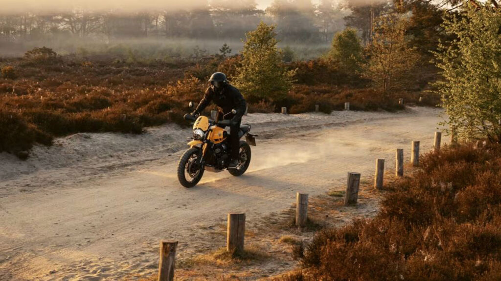 Triumph Scrambler 400 XC