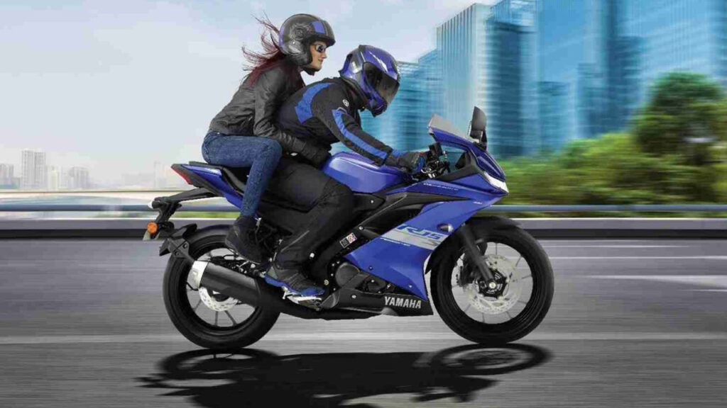 Yamaha R15S Review